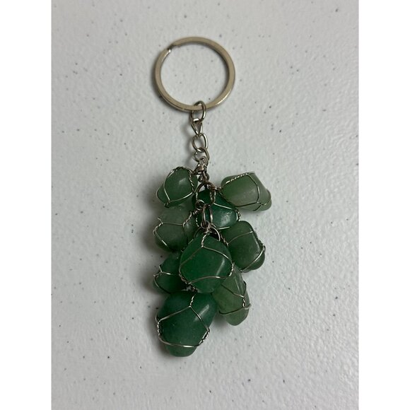 Wire-Wrapped Green Grapes Stones Metal Keychain for Women - Picture 3 of 3
